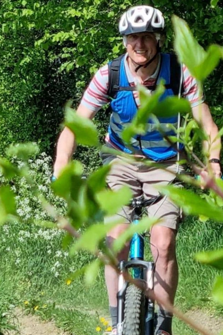 Cross met een E-step over de heide