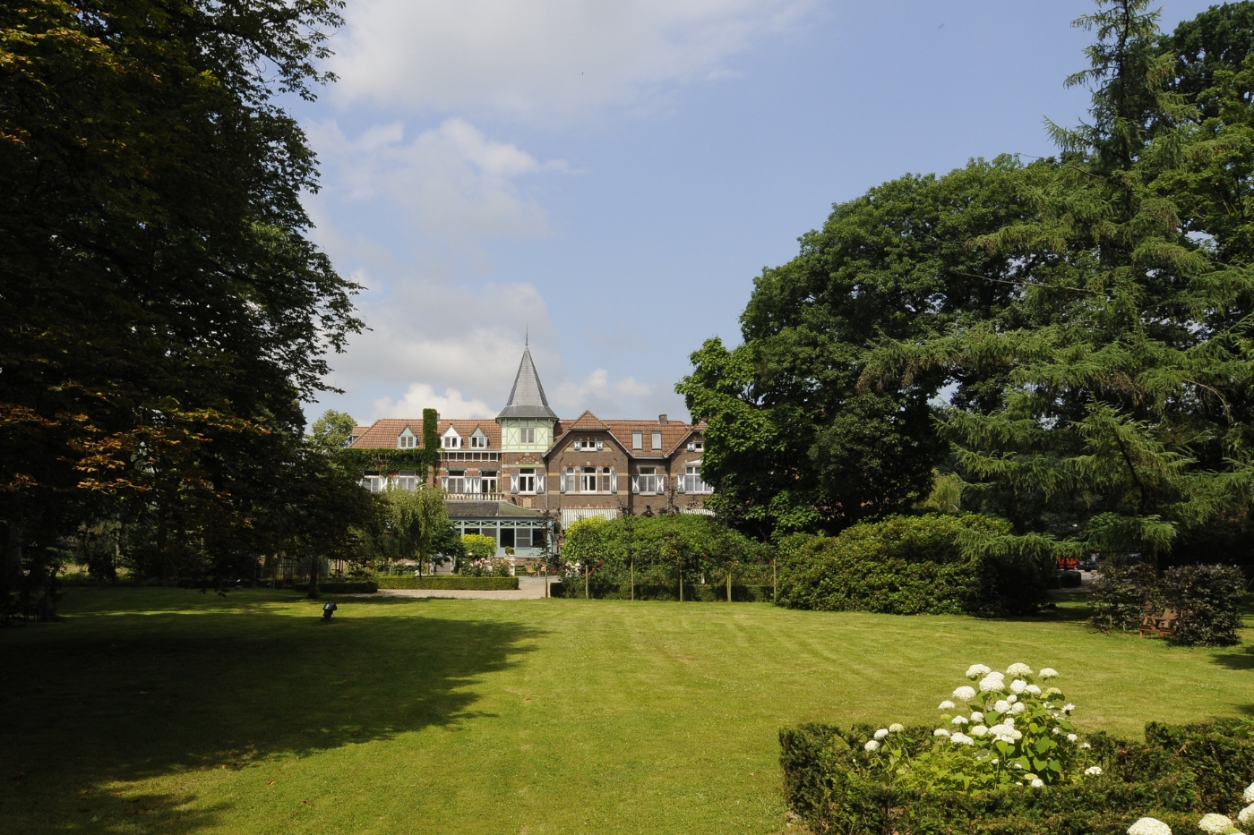 Kasteel inclusief groene tuin overnachting cadeau