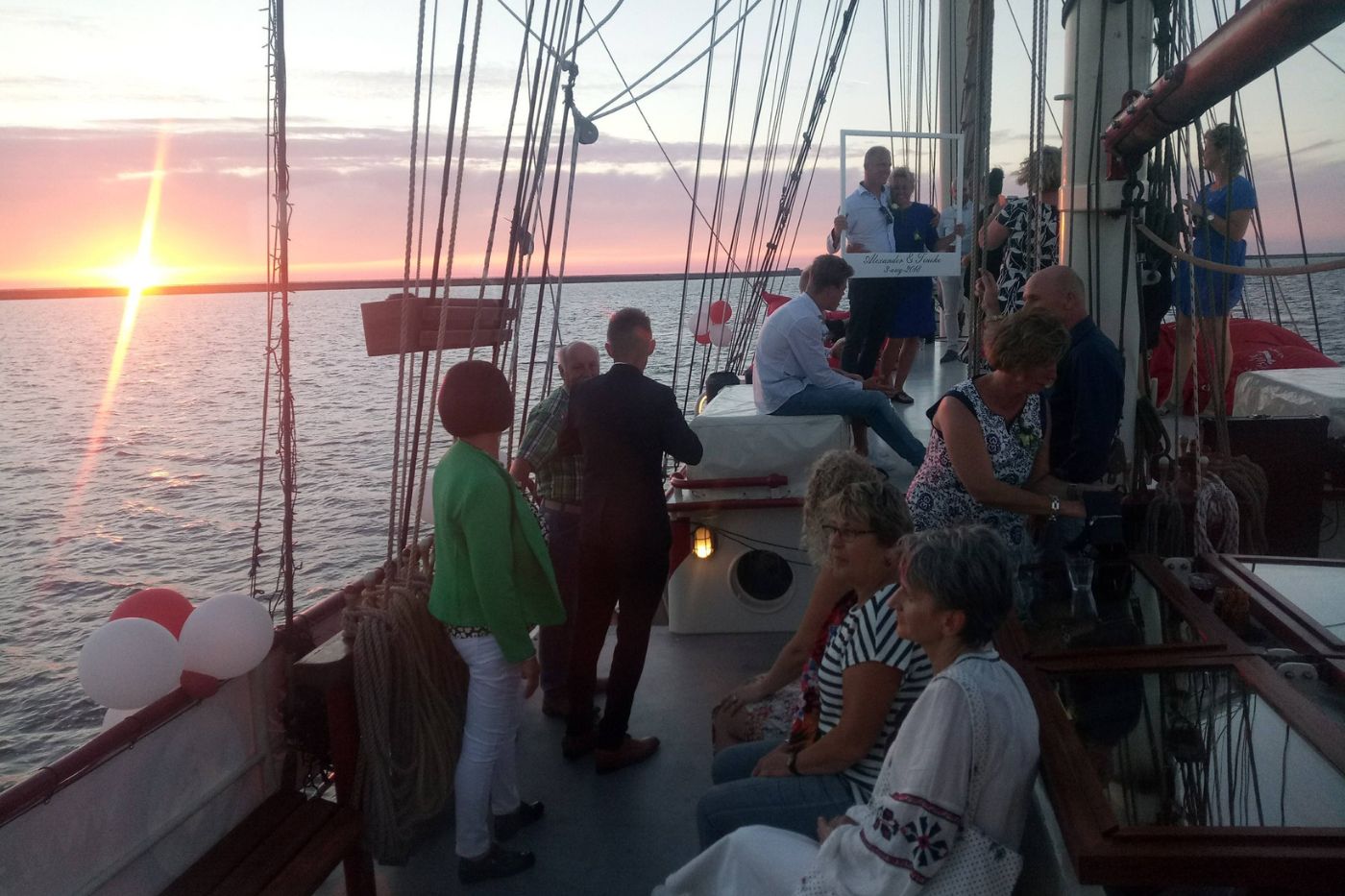 Sunset cruise over het IJsselmeer