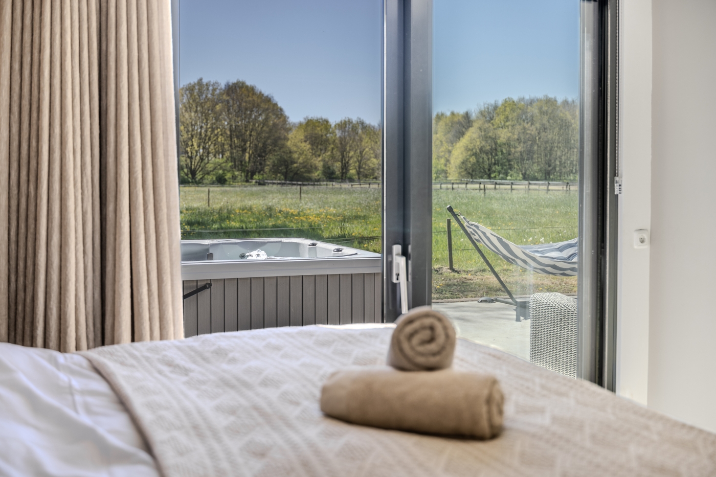 b&b wellness met bioscoop slaapkamer uitzicht cadeau