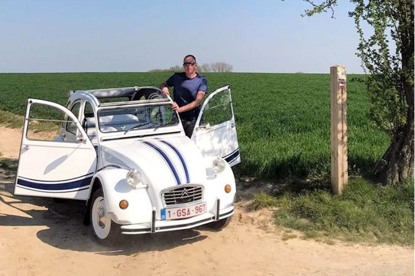 Toeren in een 2cv