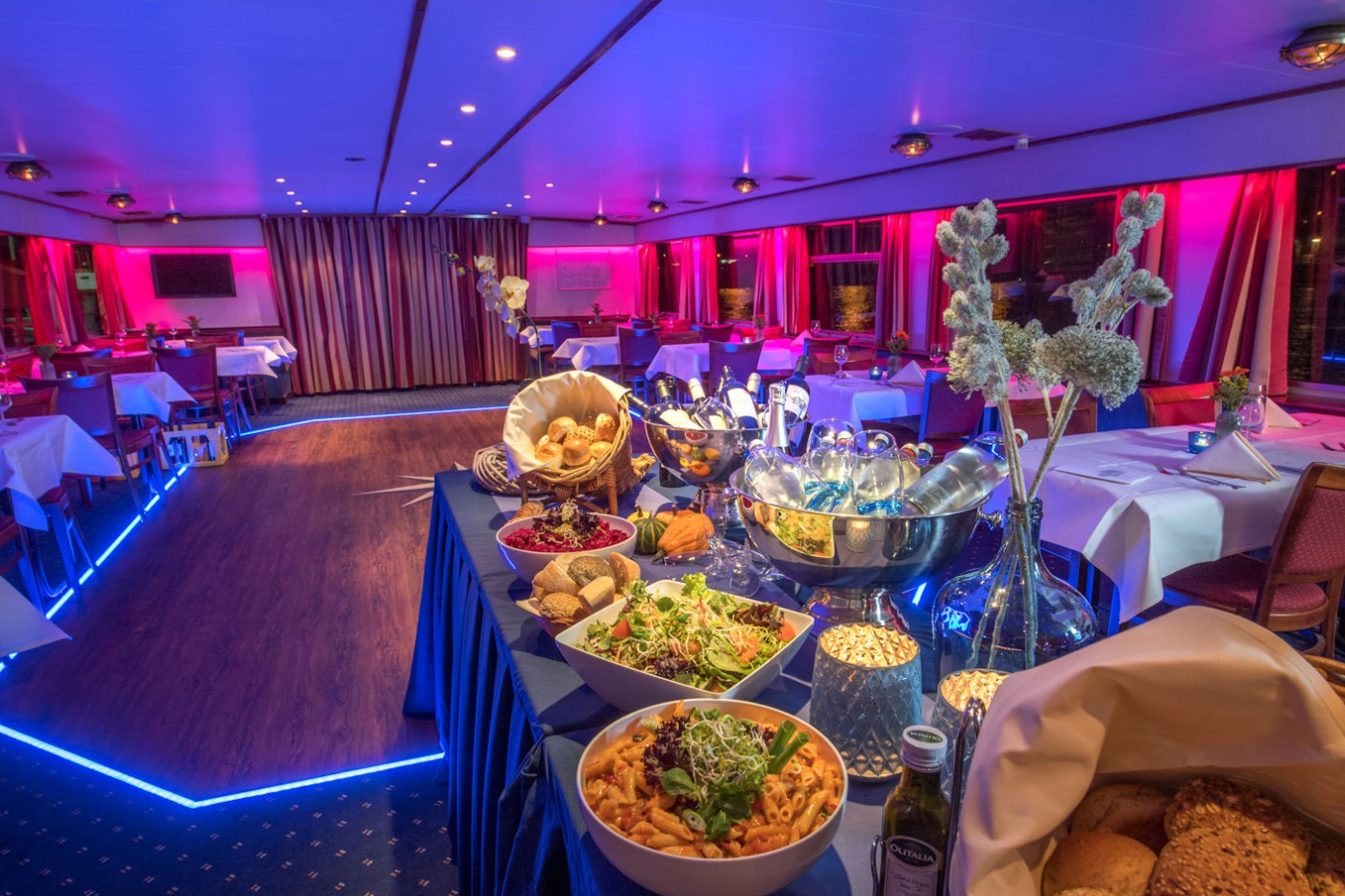 Saturday night dinnercruise