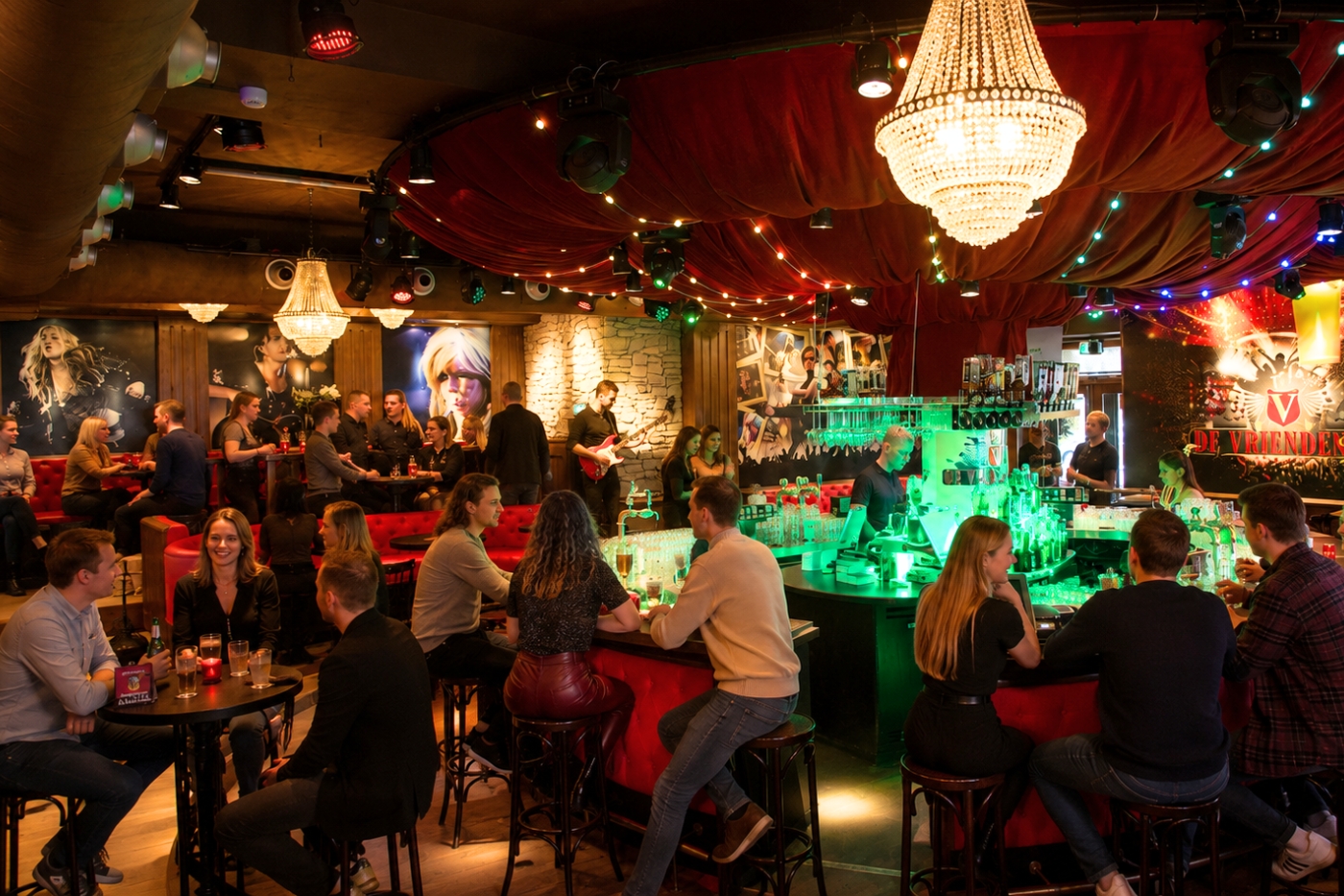 Eten in Rotterdam met live entertainment cadeau