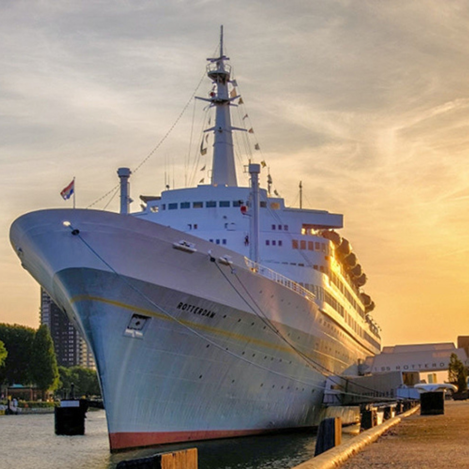Dineren op het ss Rotterdam cadeau