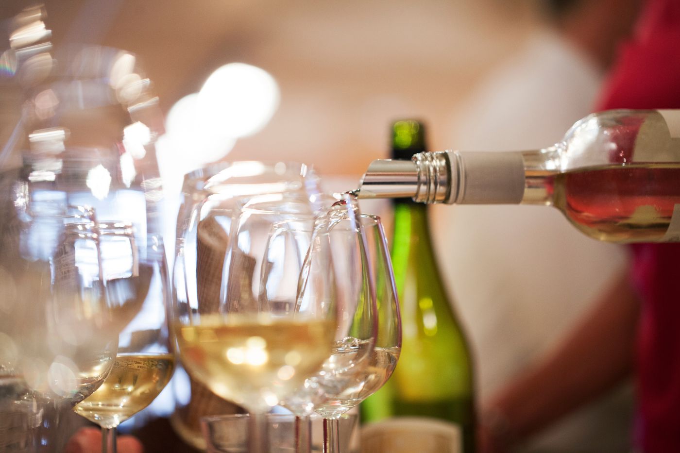 Wijnproeverij door vinoloog