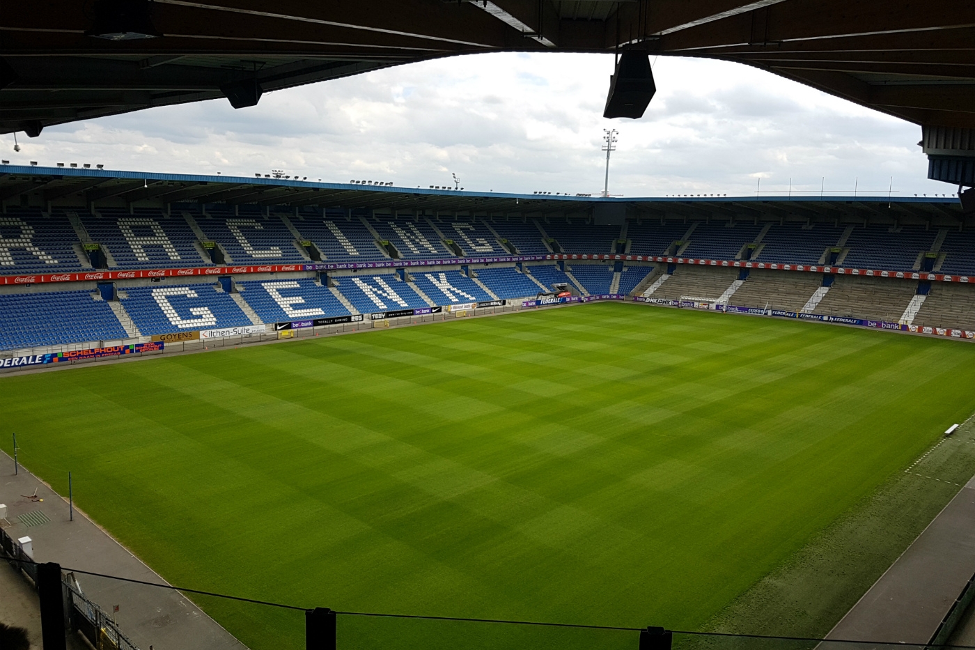 Stadiontour door de Cegeka Arena