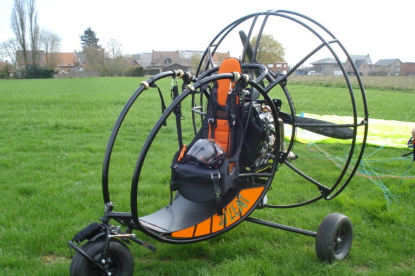 Initiatievlucht met een paramotor