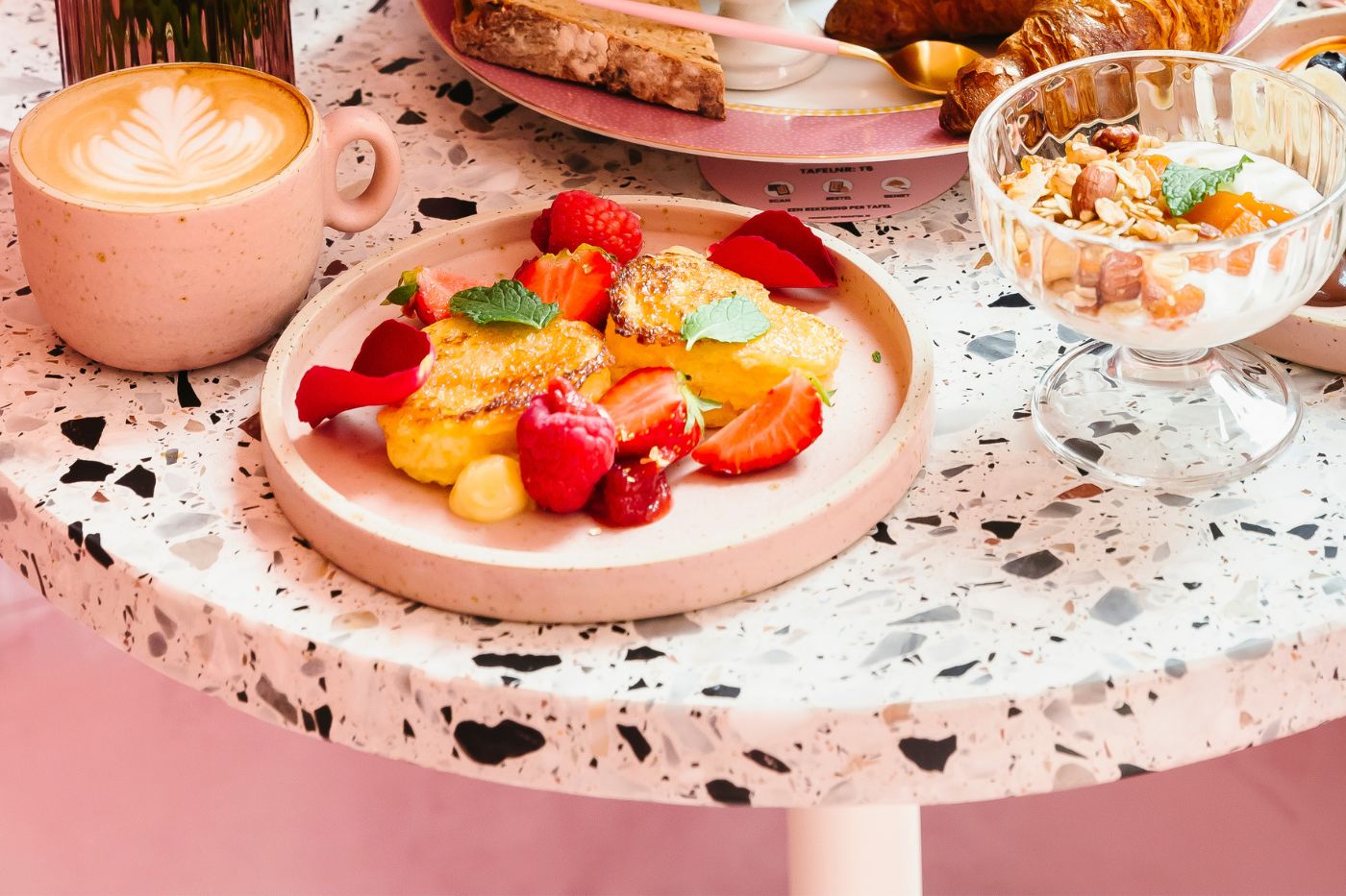 Geniet van een Pink High Tea
