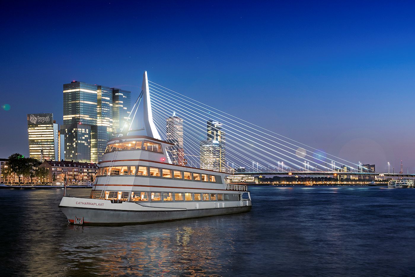 Rondvaart Rotterdam by night cadeau