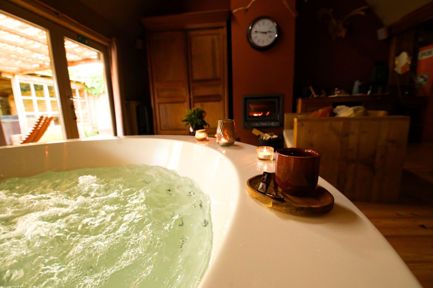 geef een overnachting met prive wellness diner en ontbijt cadeau