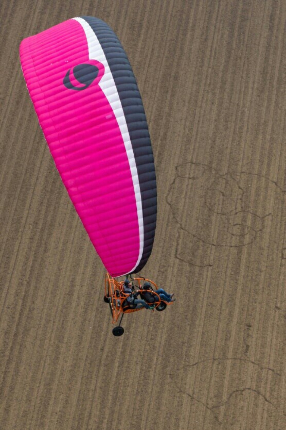 Initiatievlucht met een paramotor