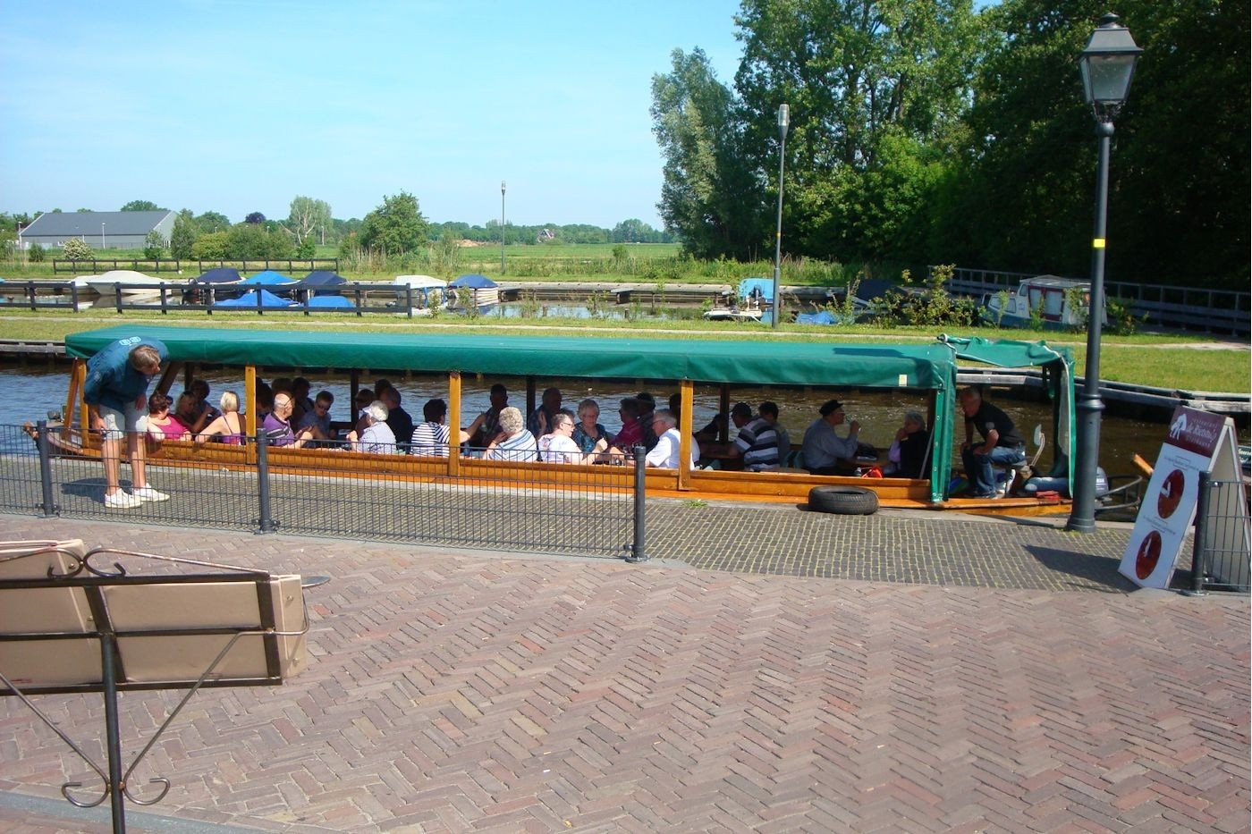 Varen en fietsen door Giethoorn