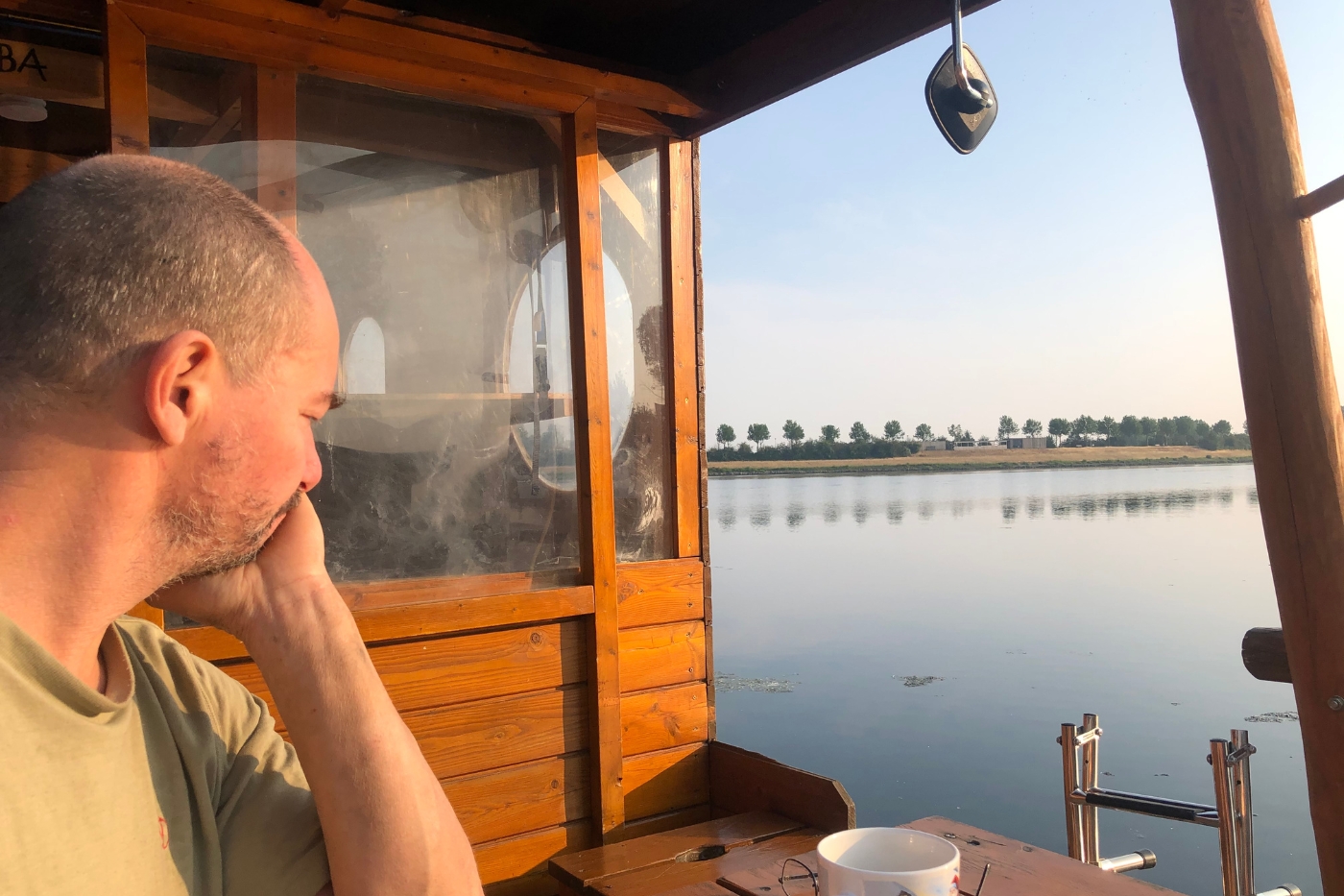 Varen en slapen op een vlot