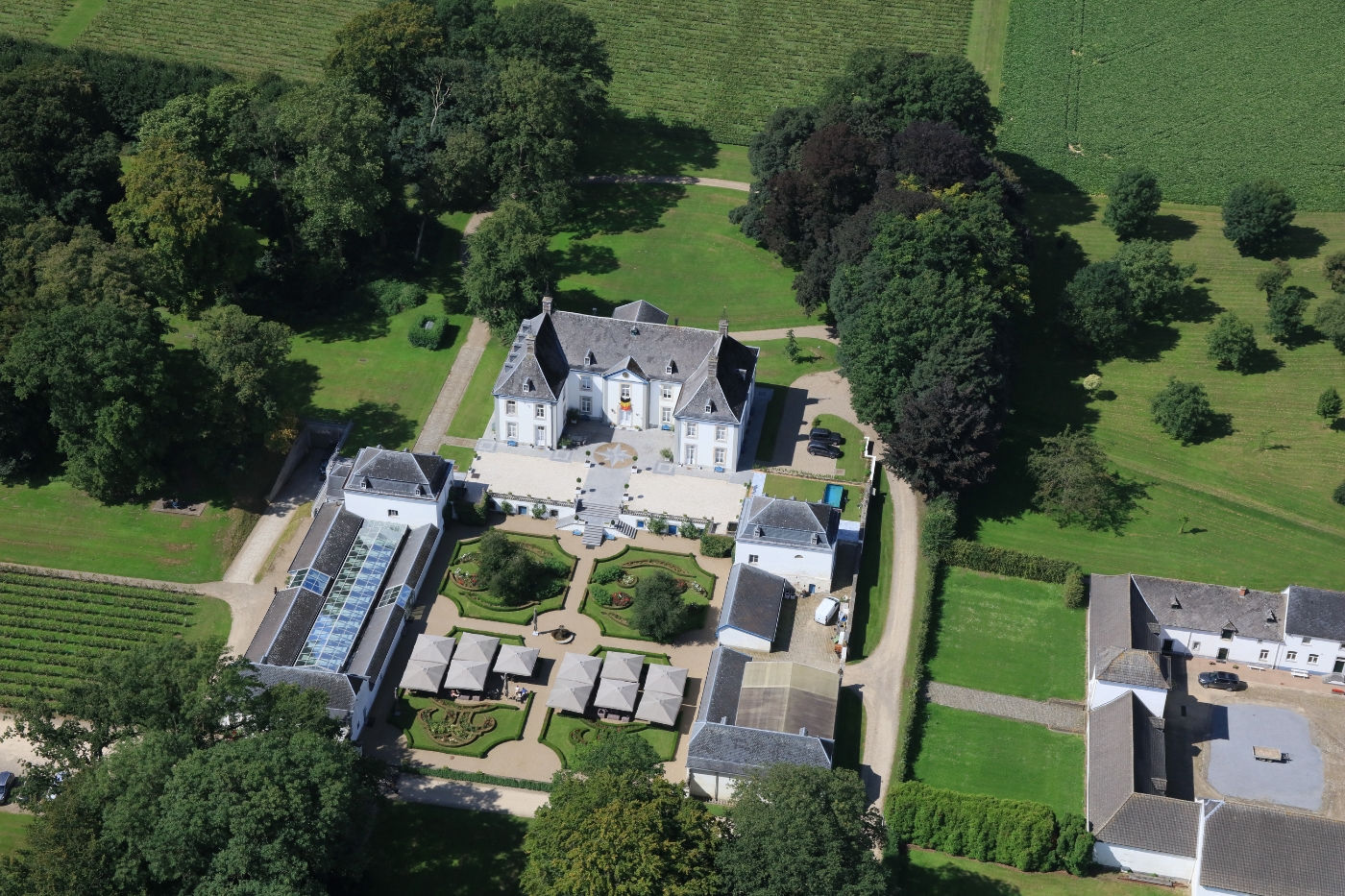 Wijnproeverij in een kasteel uitzicht cadeau