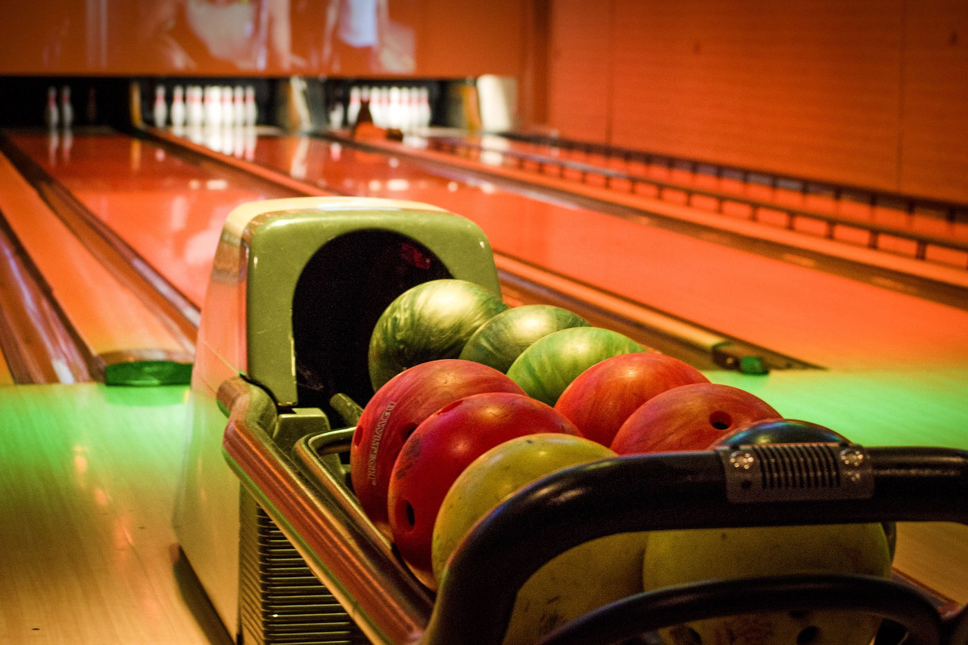 Bowlen en spareribs eten
