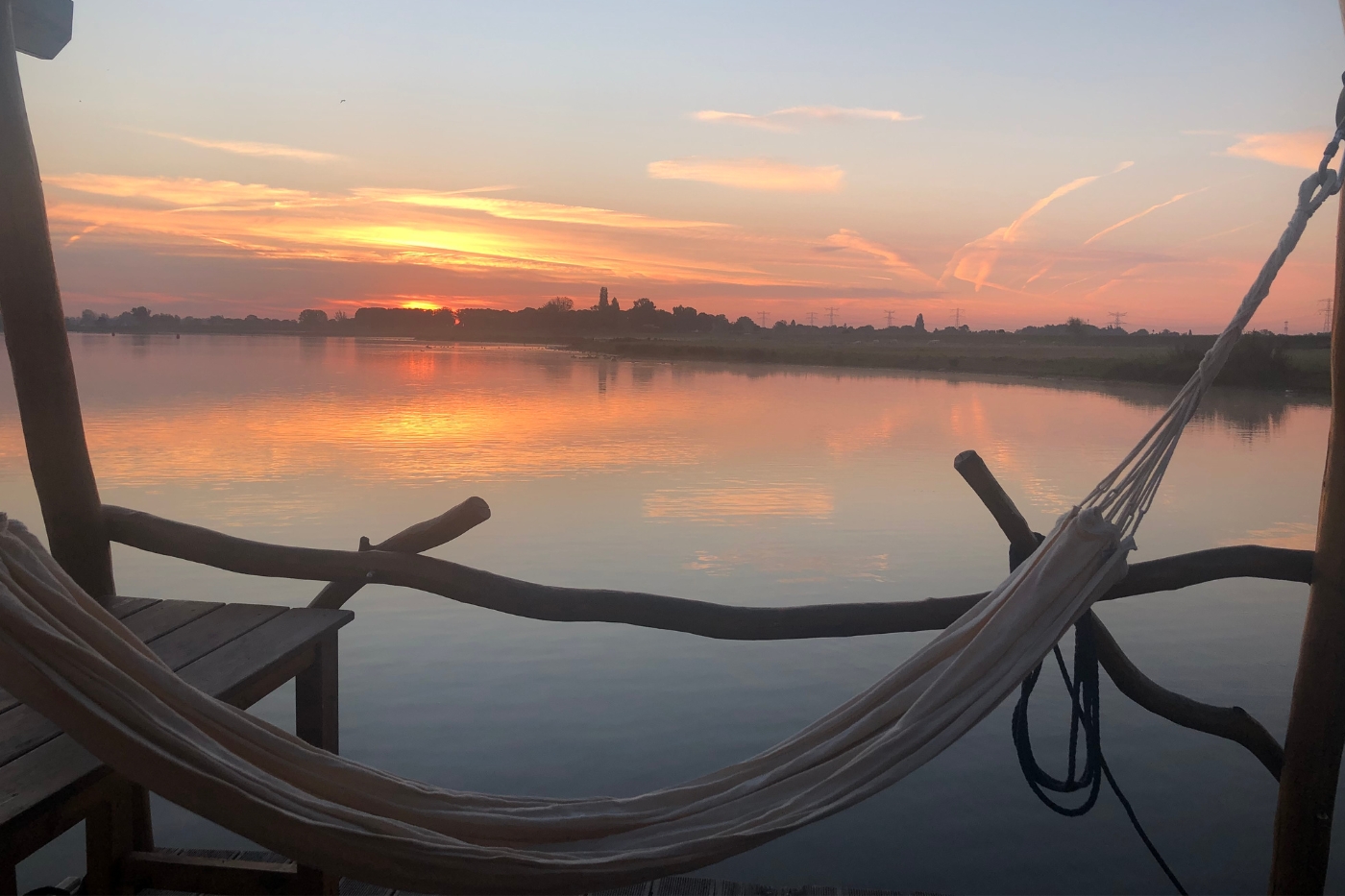 Varen en slapen op een vlot