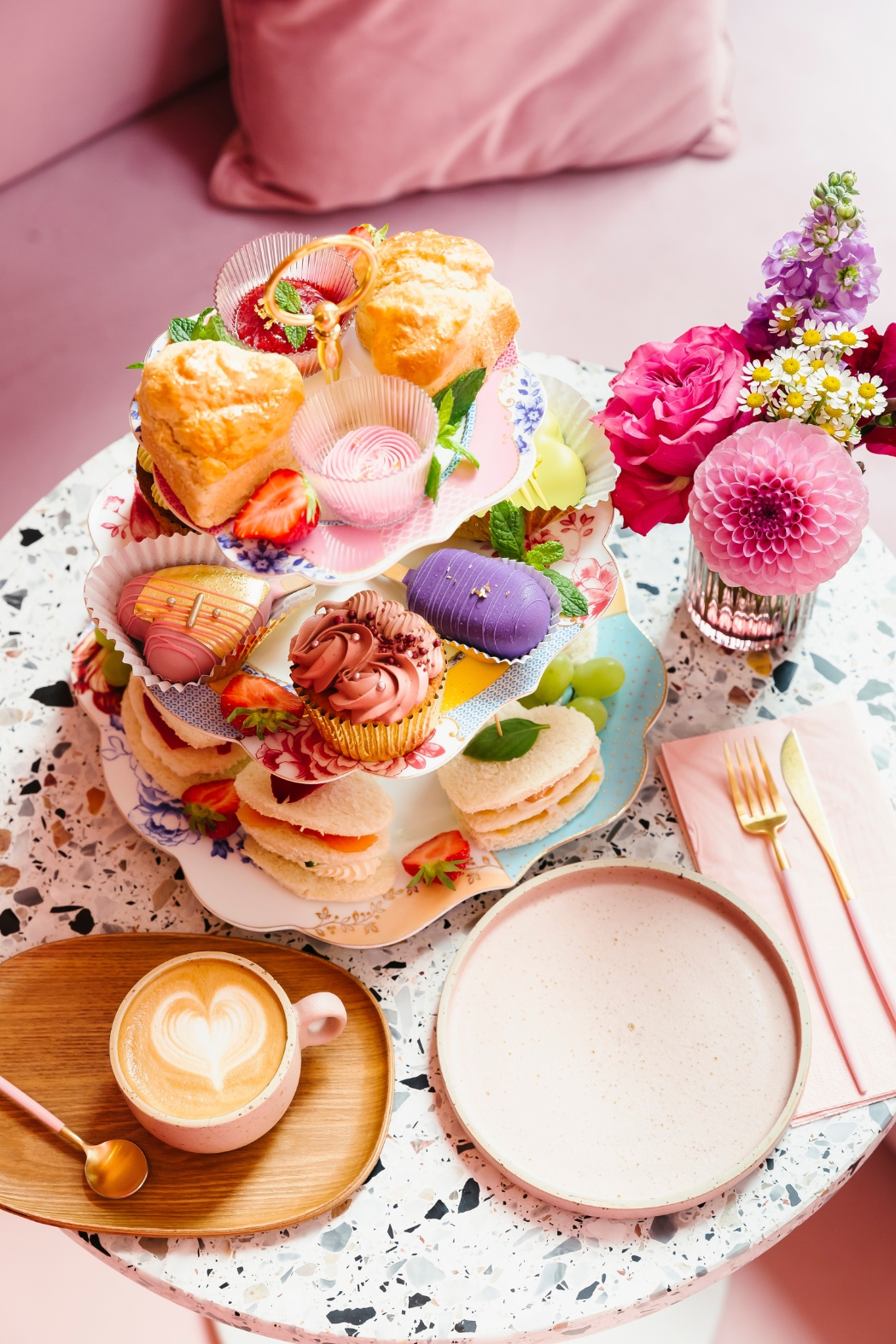Geniet van een Pink High Tea
