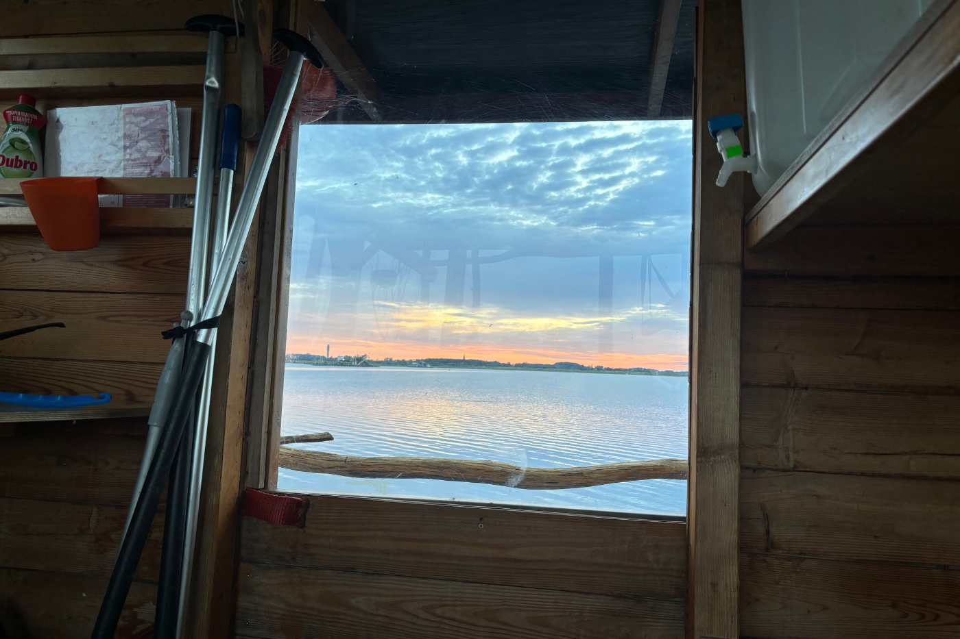 Varen en slapen op een vlot