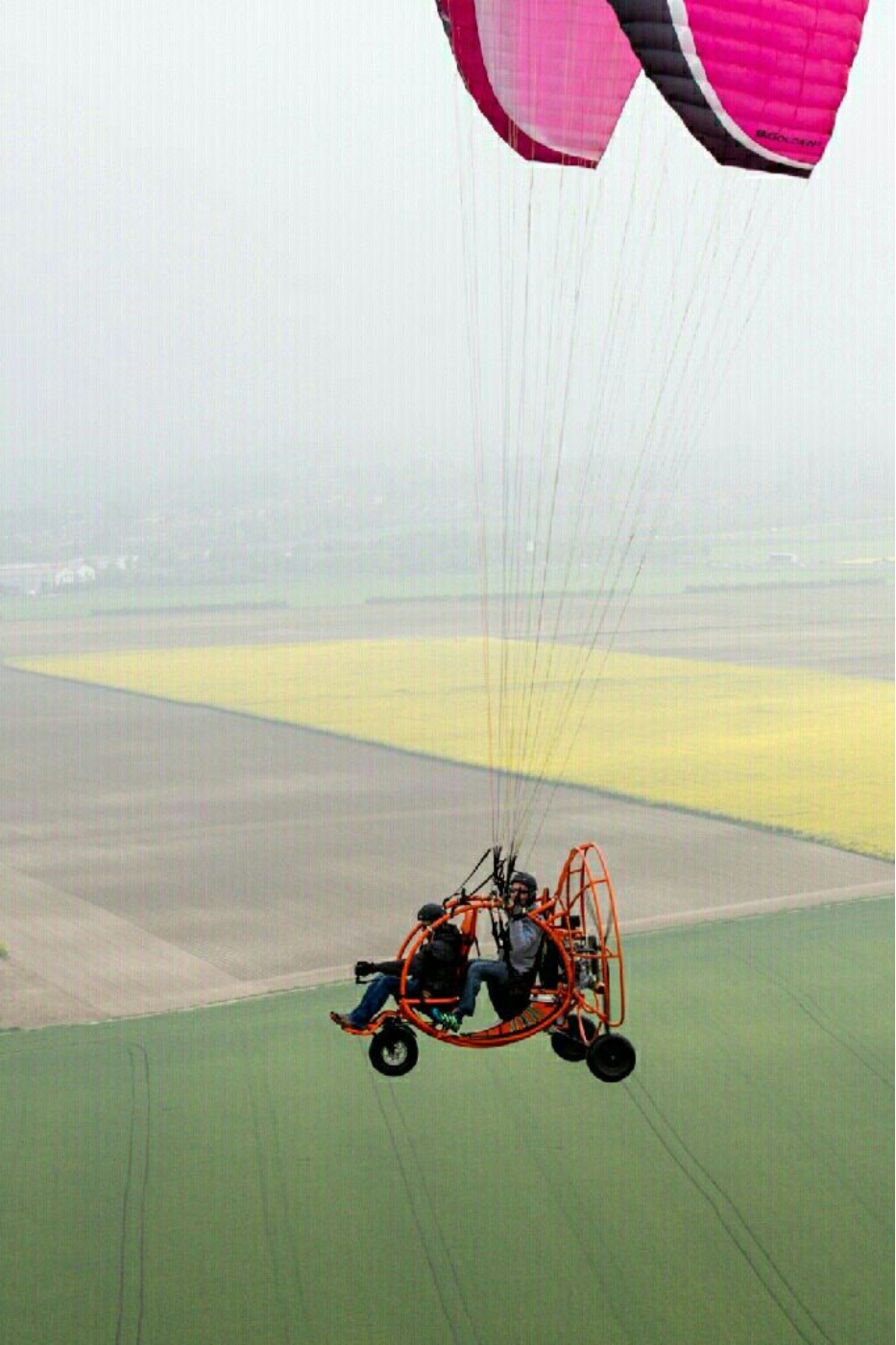 Initiatievlucht met een paramotor