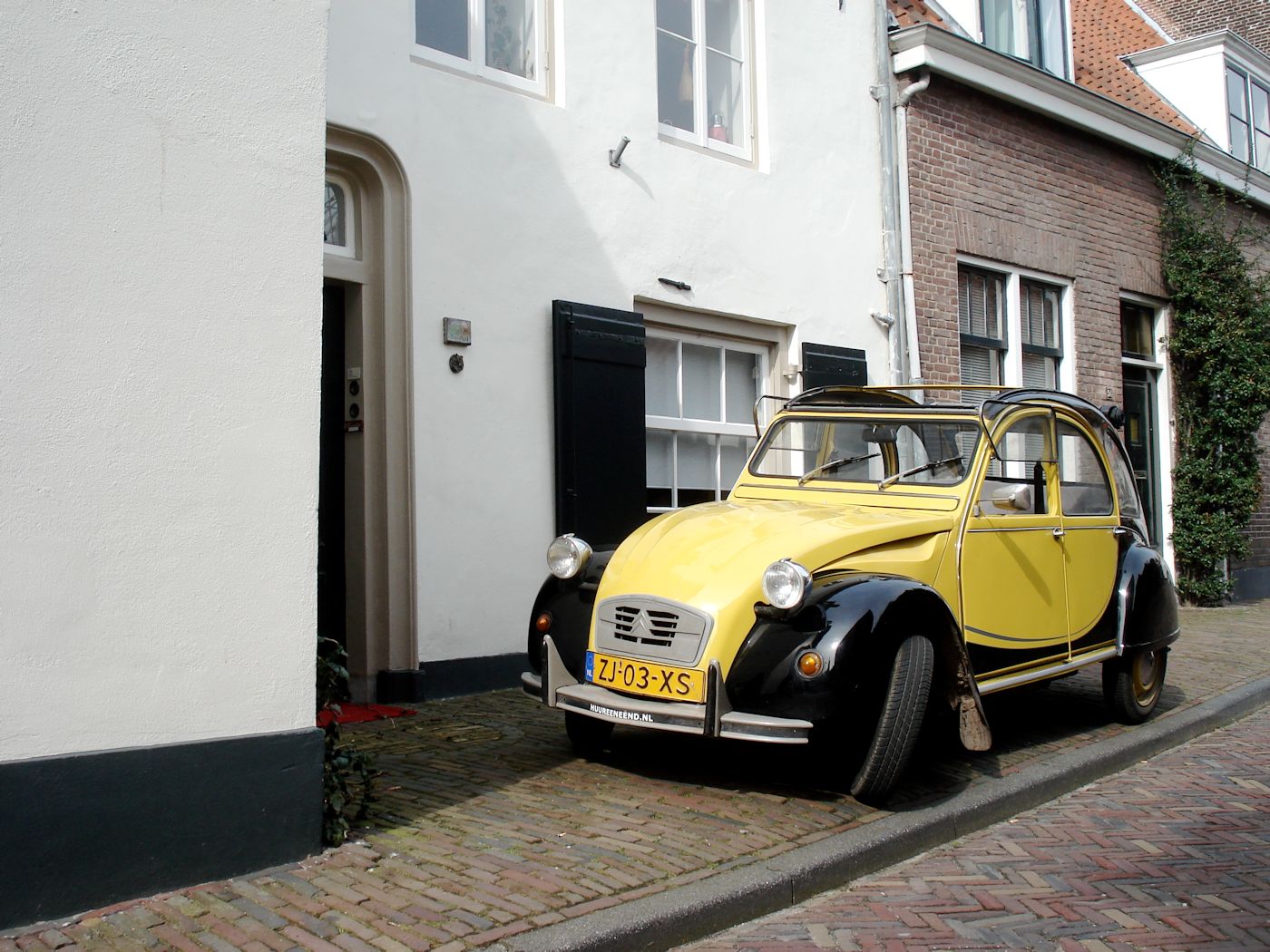 Lekker toeren in een lelijk eendje