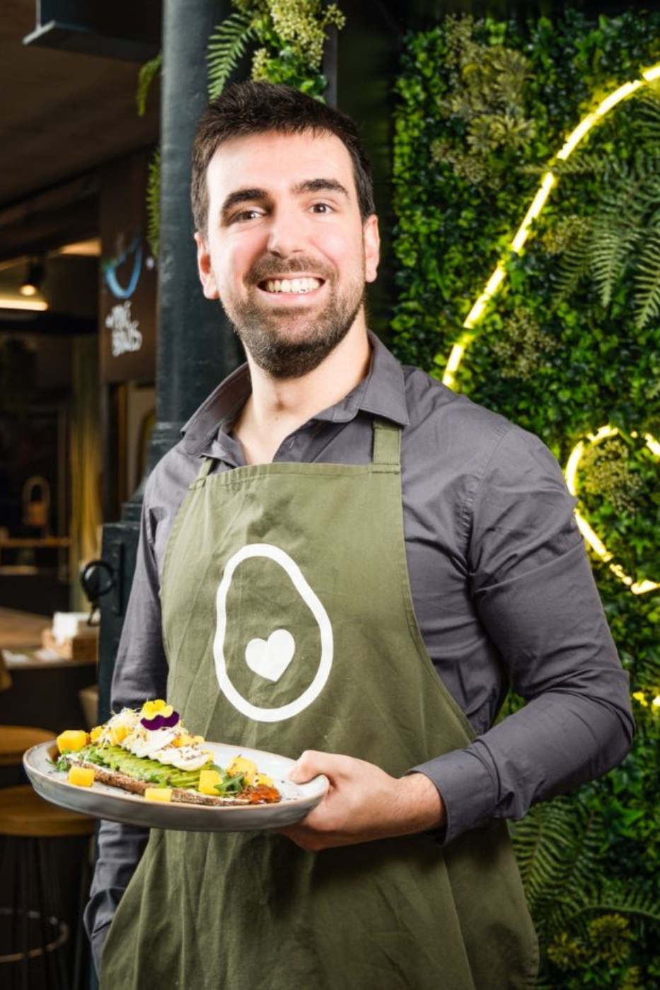Geniet van een avocado lunch