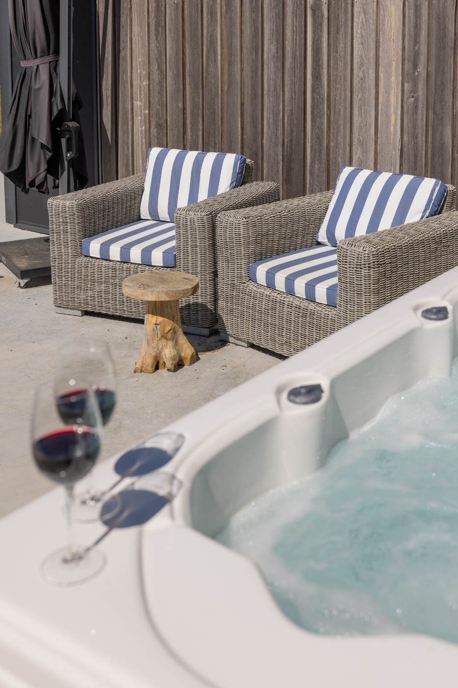 b&b wellness met bioscoop stoelen cadeau