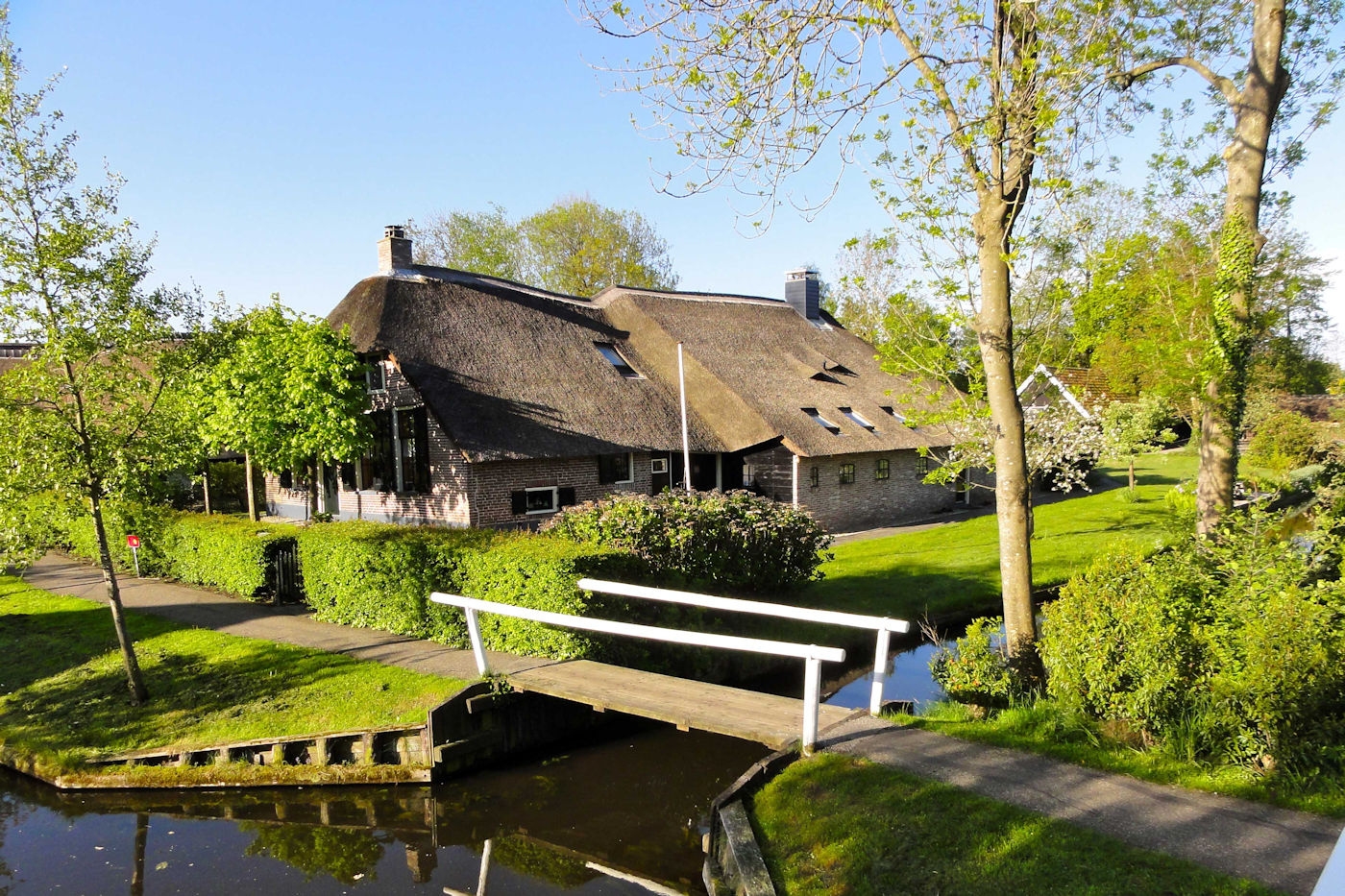 Varen en fietsen door Giethoorn